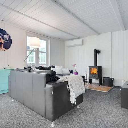 Gunward - 1-5km From The Sea By Interhome Nyaraló